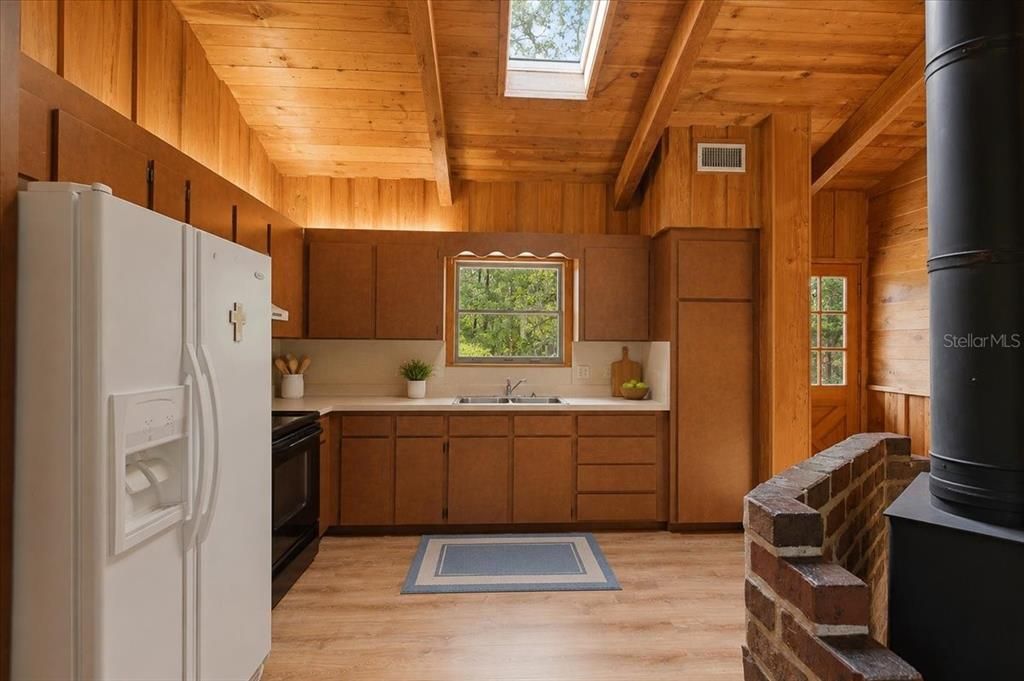 For Sale: $2,500,000 (8 beds, 8 baths, 4458 Square Feet)