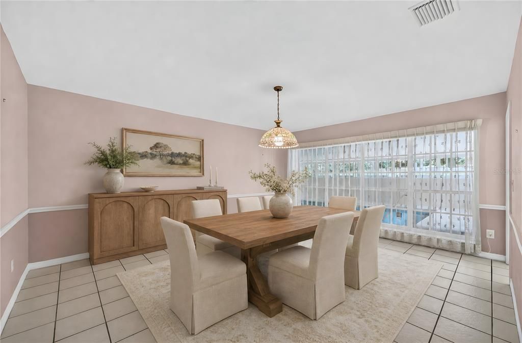 En Venta: $949,900 (4 camas, 4 baños, 4440 Pies cuadrados)