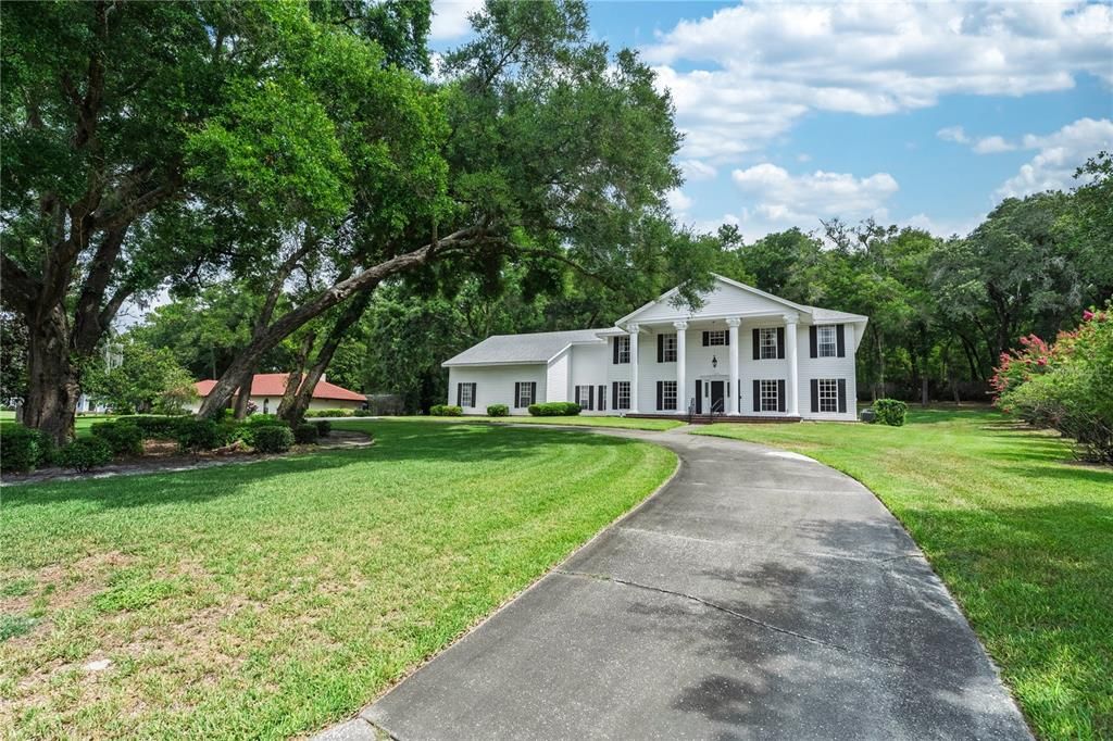 En Venta: $949,900 (4 camas, 4 baños, 4440 Pies cuadrados)