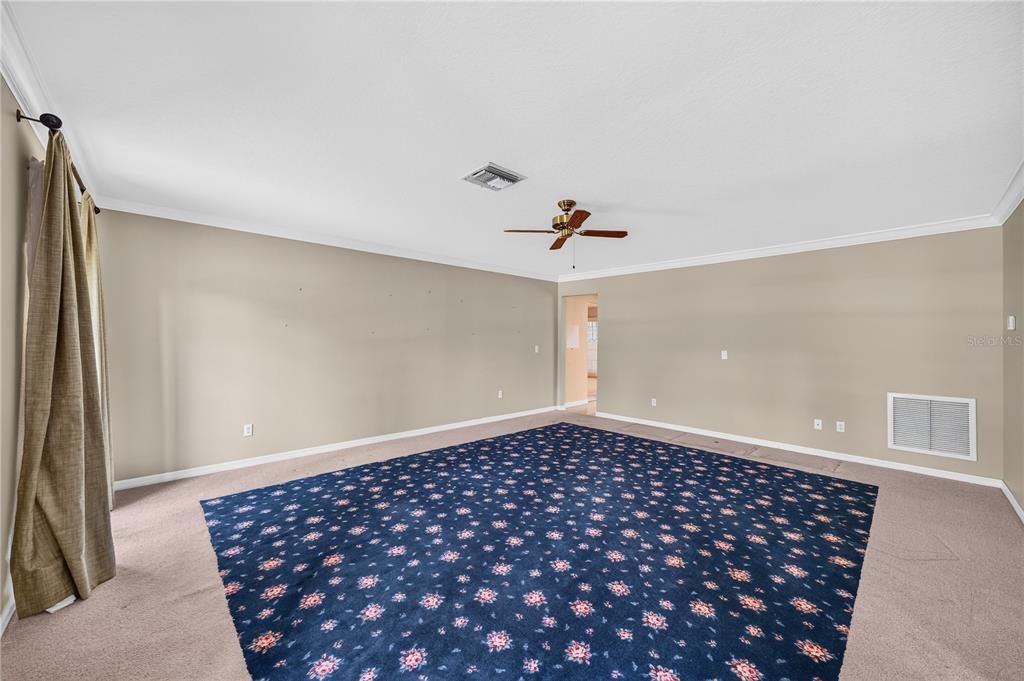 En Venta: $949,900 (4 camas, 4 baños, 4440 Pies cuadrados)