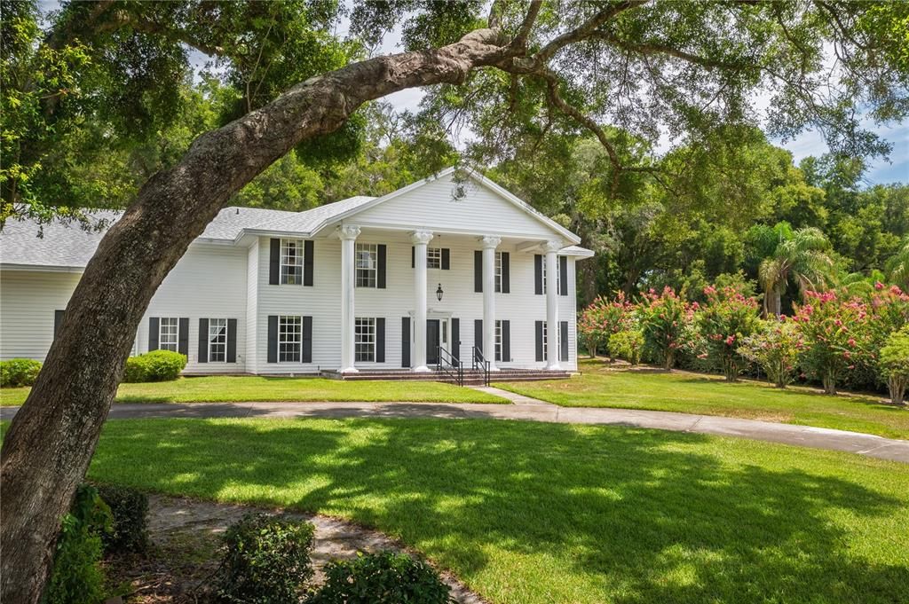 En Venta: $949,900 (4 camas, 4 baños, 4440 Pies cuadrados)