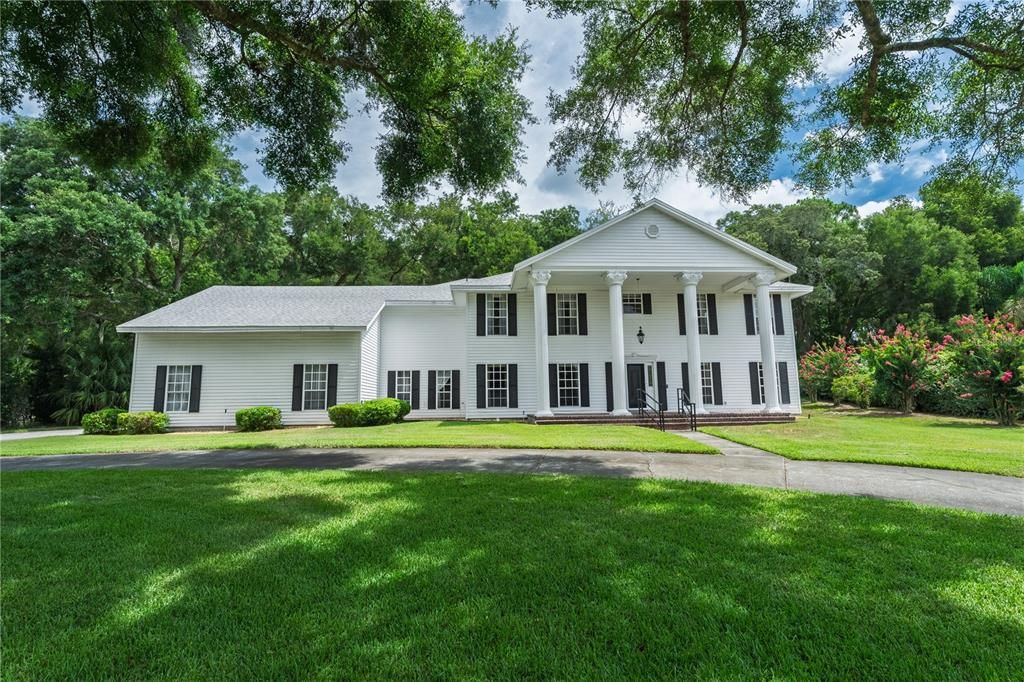 En Venta: $949,900 (4 camas, 4 baños, 4440 Pies cuadrados)