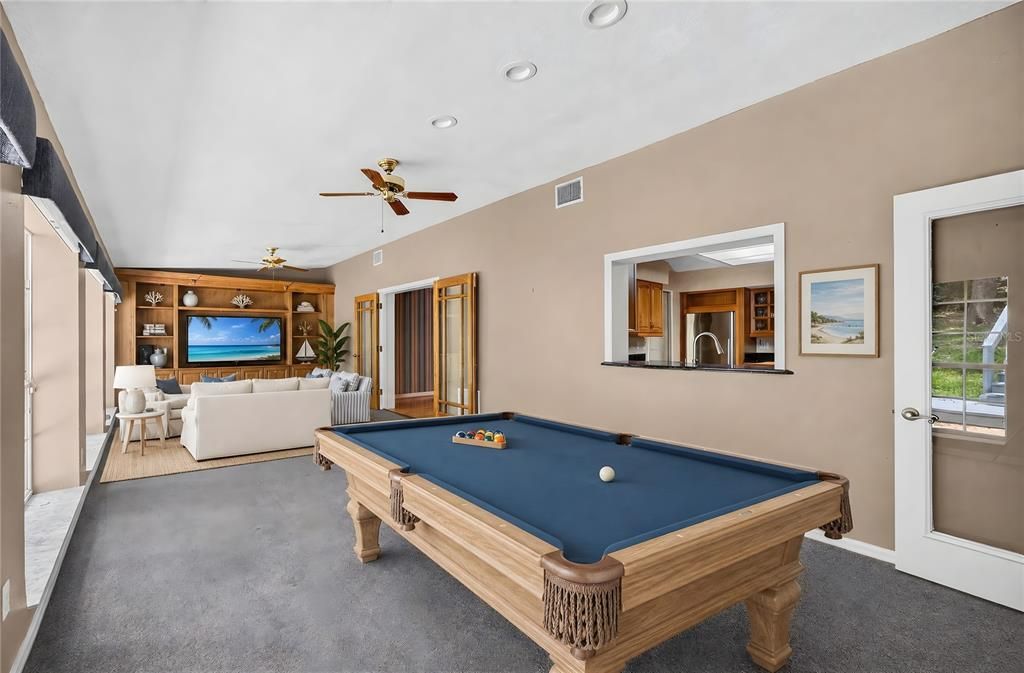 En Venta: $949,900 (4 camas, 4 baños, 4440 Pies cuadrados)