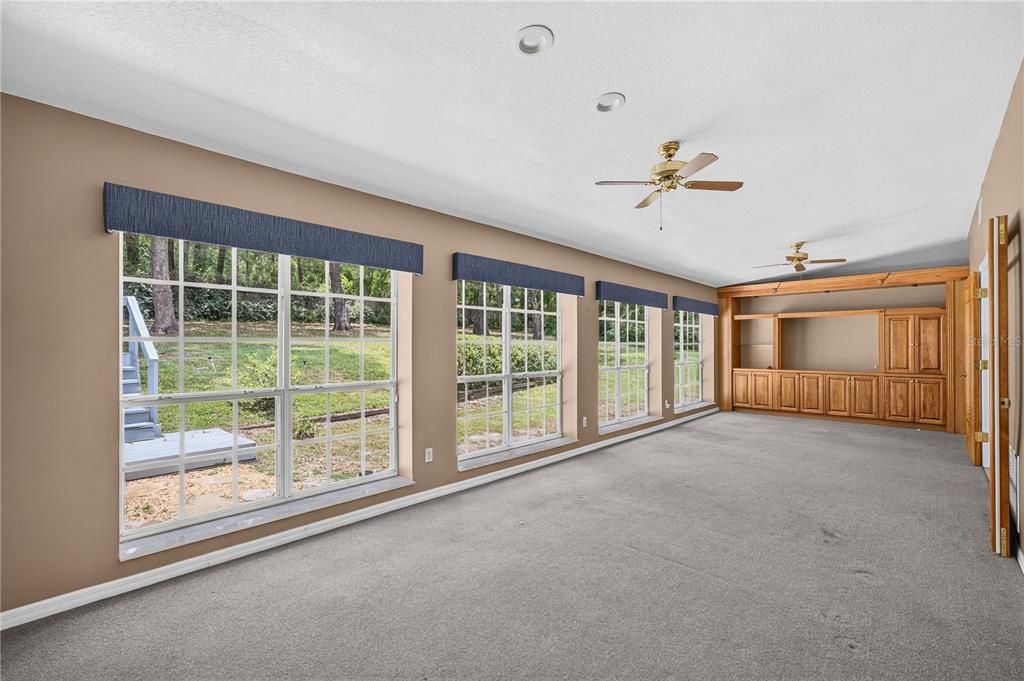 En Venta: $949,900 (4 camas, 4 baños, 4440 Pies cuadrados)