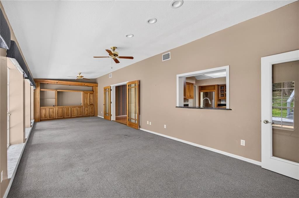En Venta: $949,900 (4 camas, 4 baños, 4440 Pies cuadrados)