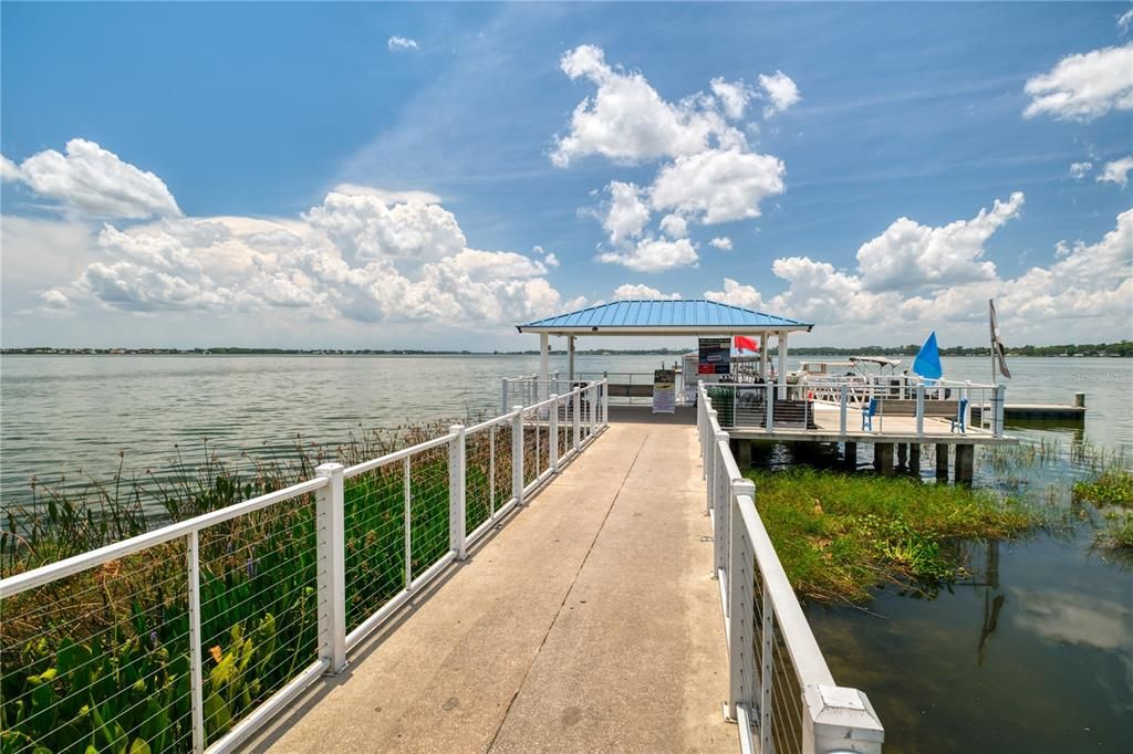 En Venta: $949,900 (4 camas, 4 baños, 4440 Pies cuadrados)