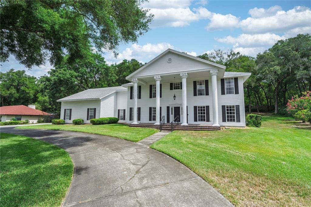 En Venta: $949,900 (4 camas, 4 baños, 4440 Pies cuadrados)
