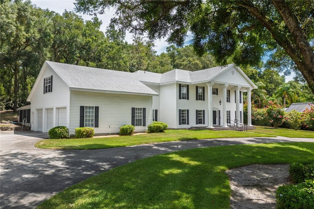 En Venta: $949,900 (4 camas, 4 baños, 4440 Pies cuadrados)