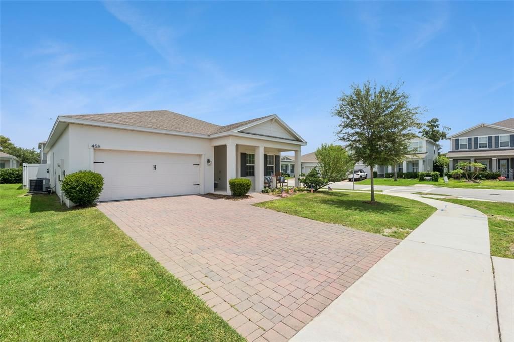 For Sale: $430,000 (4 beds, 2 baths, 1996 Square Feet)