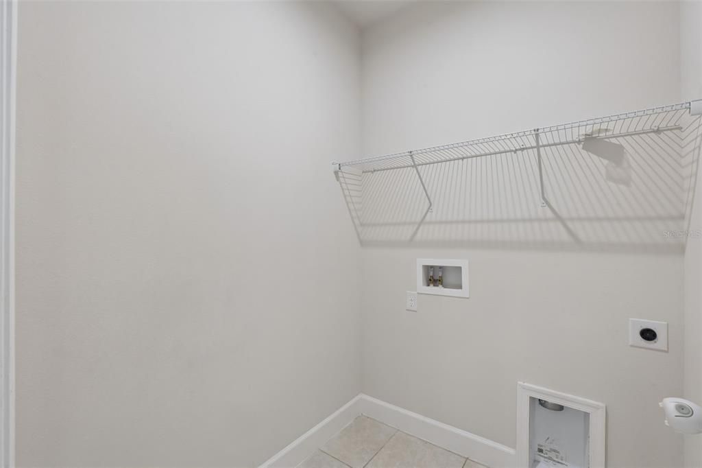 For Sale: $430,000 (4 beds, 2 baths, 1996 Square Feet)