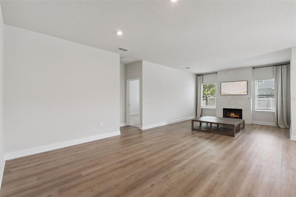 For Sale: $430,000 (4 beds, 2 baths, 1996 Square Feet)