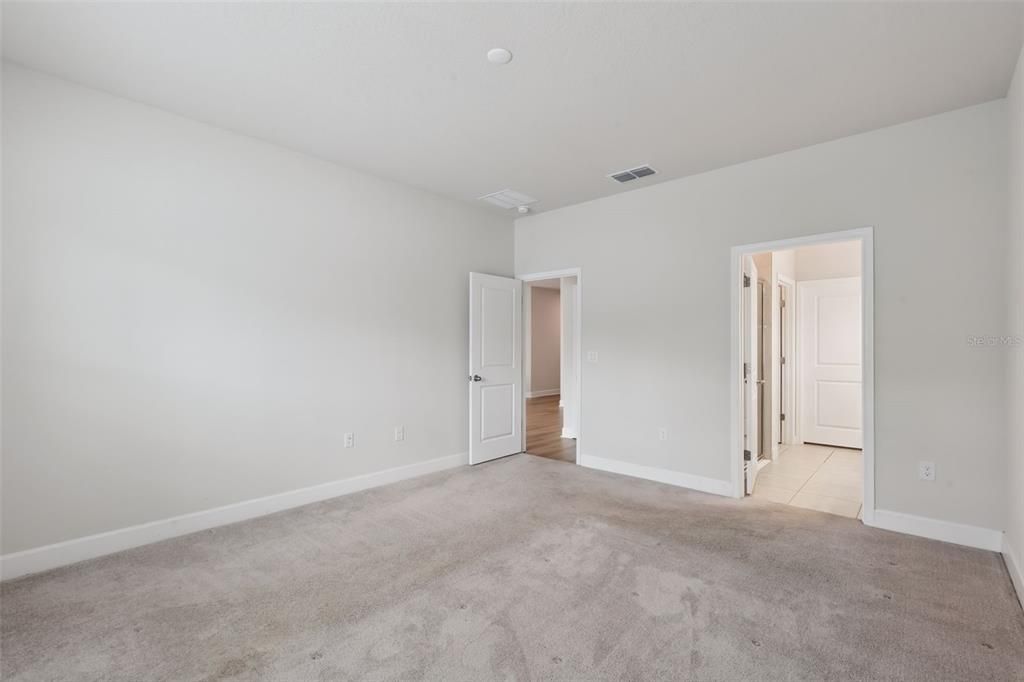 For Sale: $430,000 (4 beds, 2 baths, 1996 Square Feet)