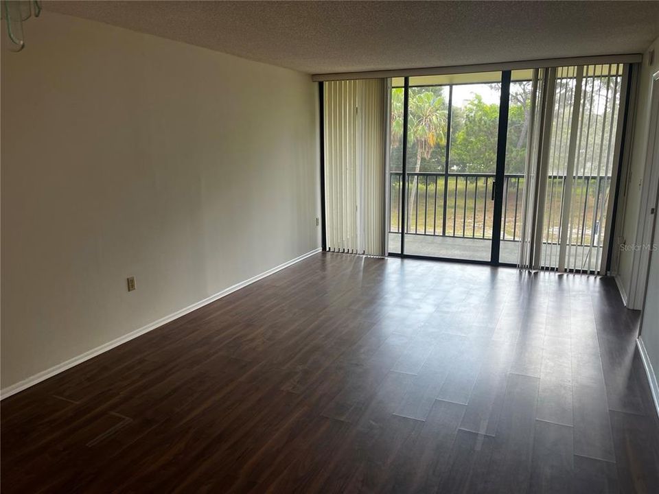 En Renta: $1,595 (2 camas, 2 baños, 960 Pies cuadrados)