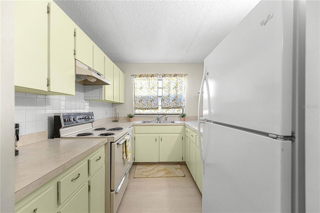 В аренду: $1,450 (2 спален, 2 ванн, 1036 Квадратных фут)