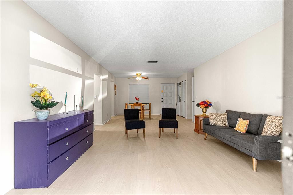 В аренду: $1,450 (2 спален, 2 ванн, 1036 Квадратных фут)