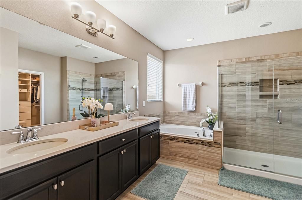For Sale: $780,000 (5 beds, 5 baths, 3819 Square Feet)
