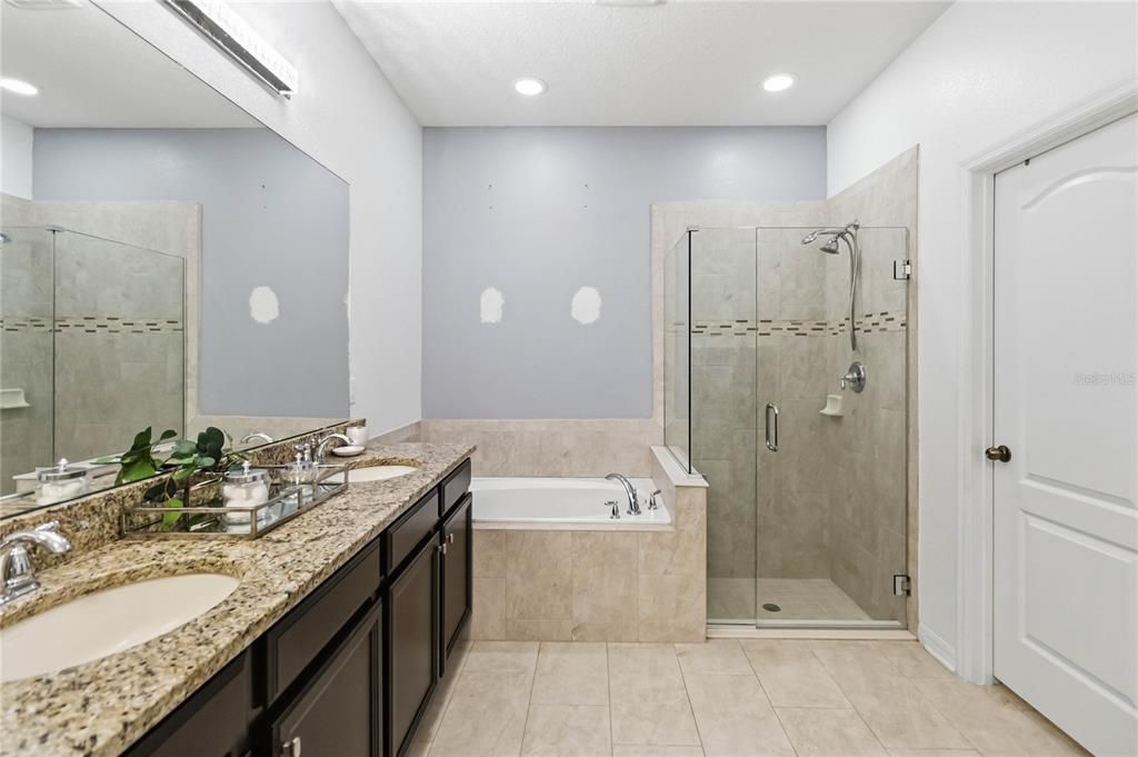 For Sale: $780,000 (5 beds, 5 baths, 3819 Square Feet)