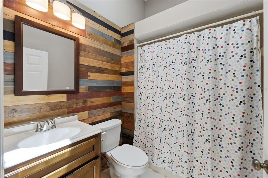 For Sale: $270,000 (2 beds, 2 baths, 1283 Square Feet)