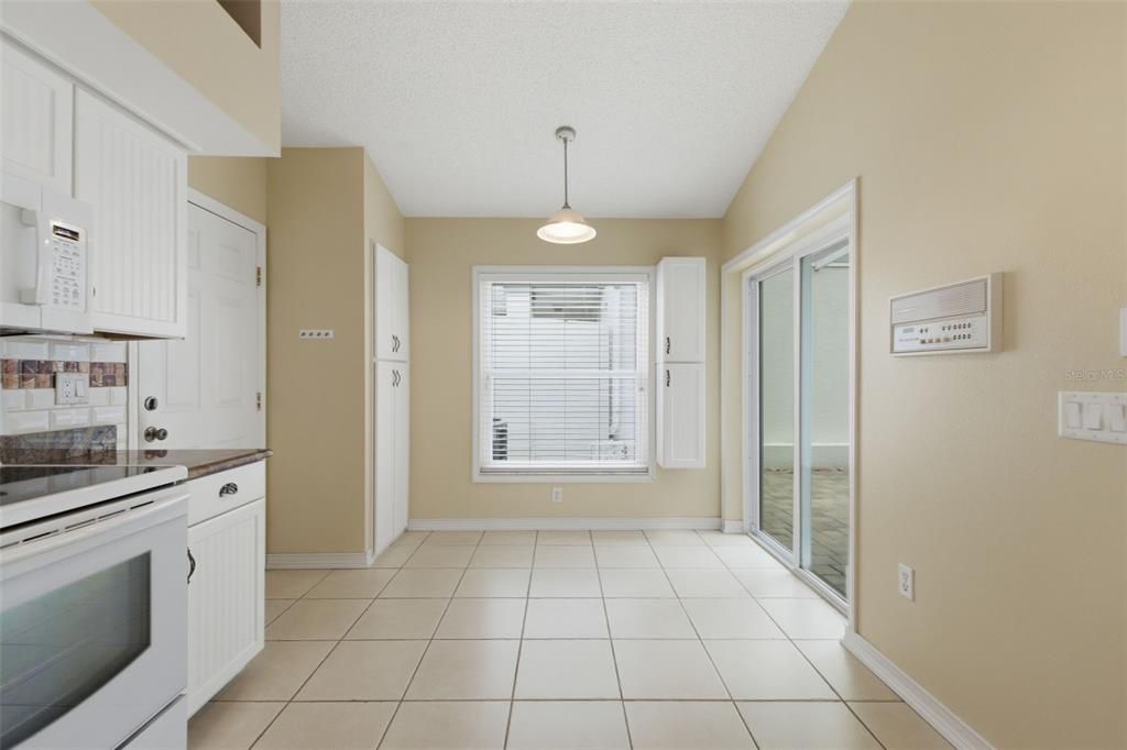 For Sale: $270,000 (2 beds, 2 baths, 1283 Square Feet)