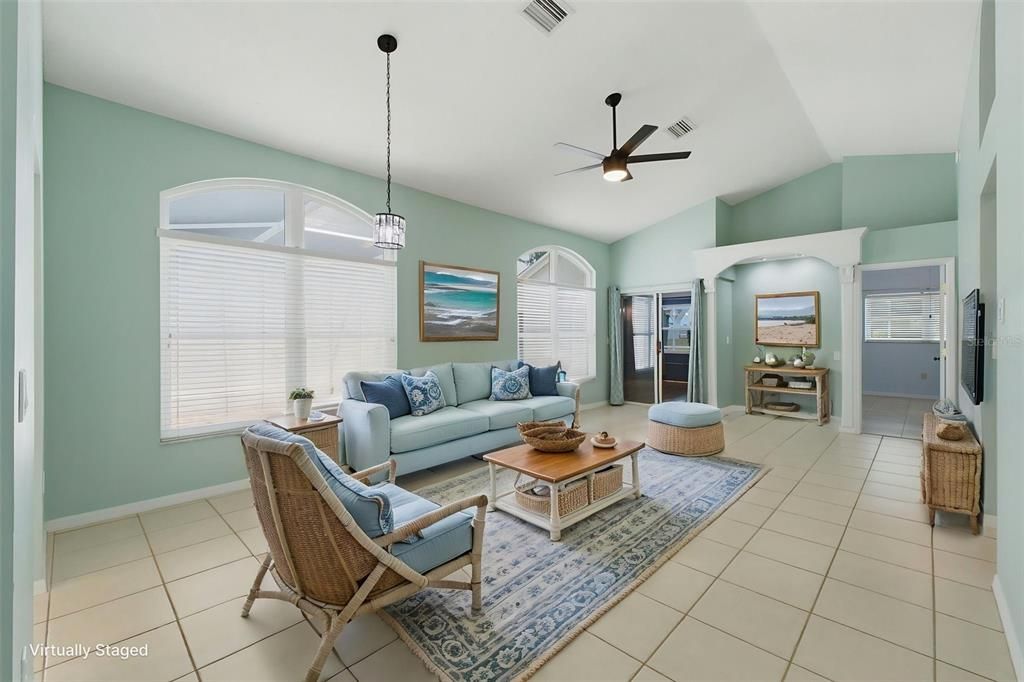 For Sale: $270,000 (2 beds, 2 baths, 1283 Square Feet)