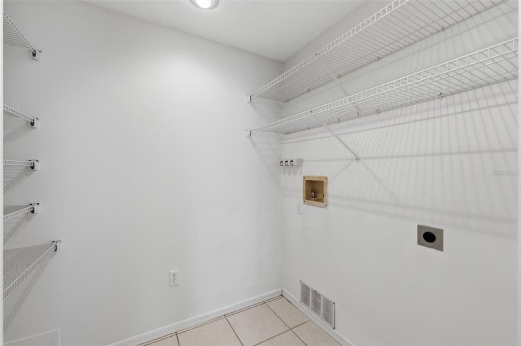 For Sale: $270,000 (2 beds, 2 baths, 1283 Square Feet)