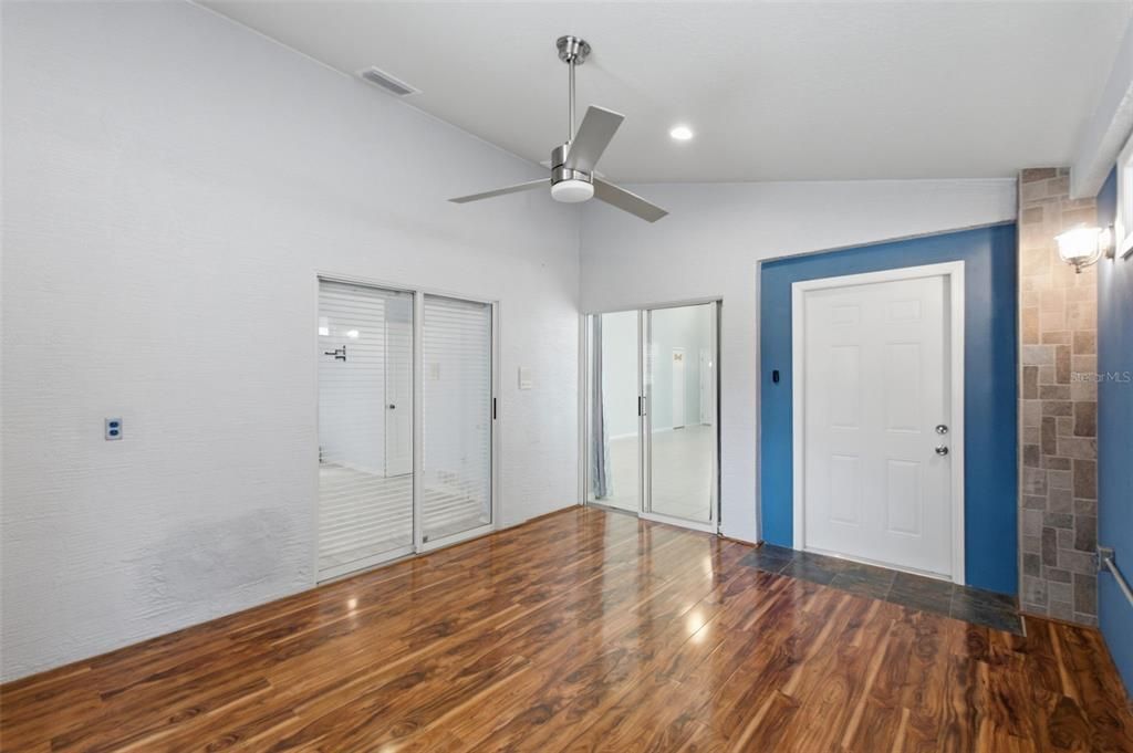 For Sale: $270,000 (2 beds, 2 baths, 1283 Square Feet)