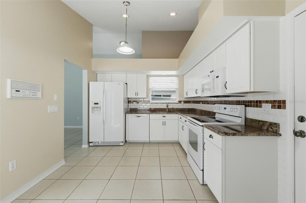 For Sale: $270,000 (2 beds, 2 baths, 1283 Square Feet)