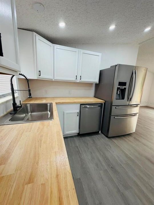 В аренду: $1,900 (3 спален, 2 ванн, 1000 Квадратных фут)