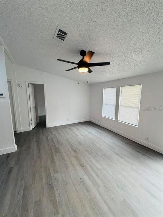 В аренду: $1,900 (3 спален, 2 ванн, 1000 Квадратных фут)