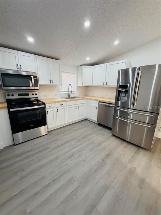 В аренду: $1,900 (3 спален, 2 ванн, 1000 Квадратных фут)