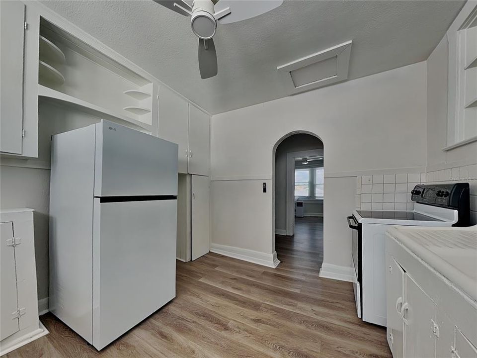 В аренду: $1,350 (2 спален, 1 ванн, 3285 Квадратных фут)