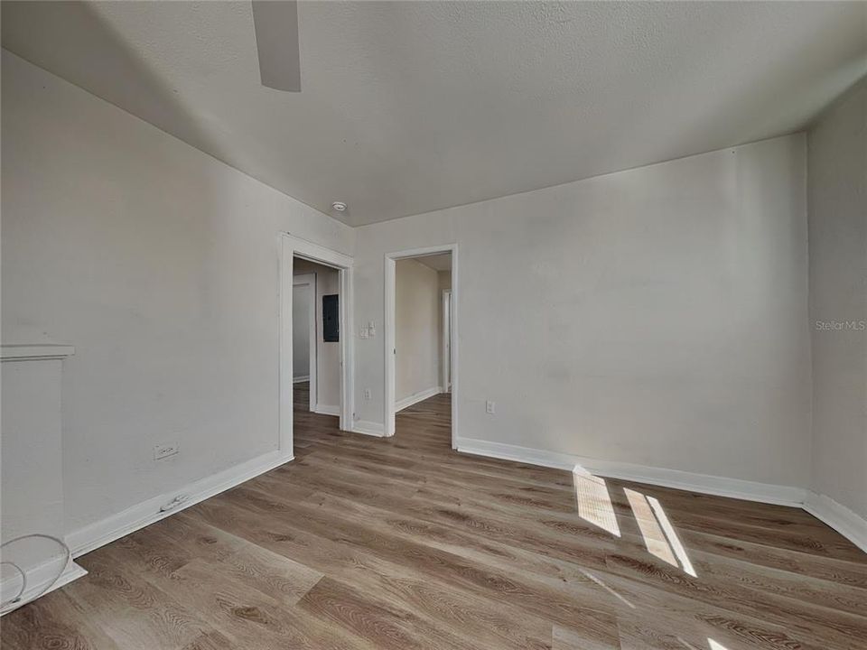 В аренду: $1,350 (2 спален, 1 ванн, 3285 Квадратных фут)