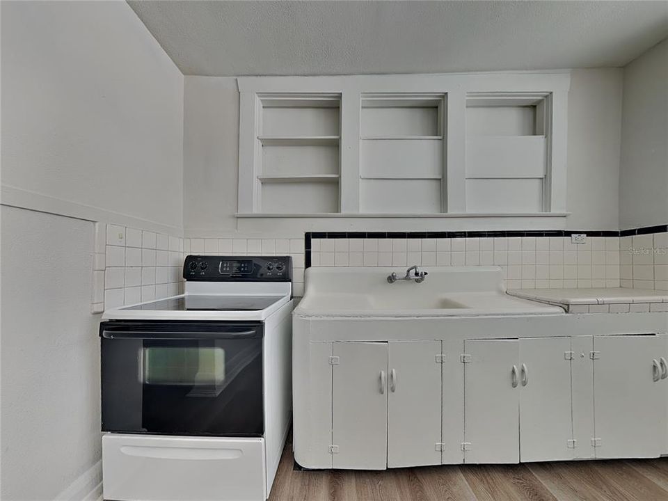 В аренду: $1,350 (2 спален, 1 ванн, 3285 Квадратных фут)