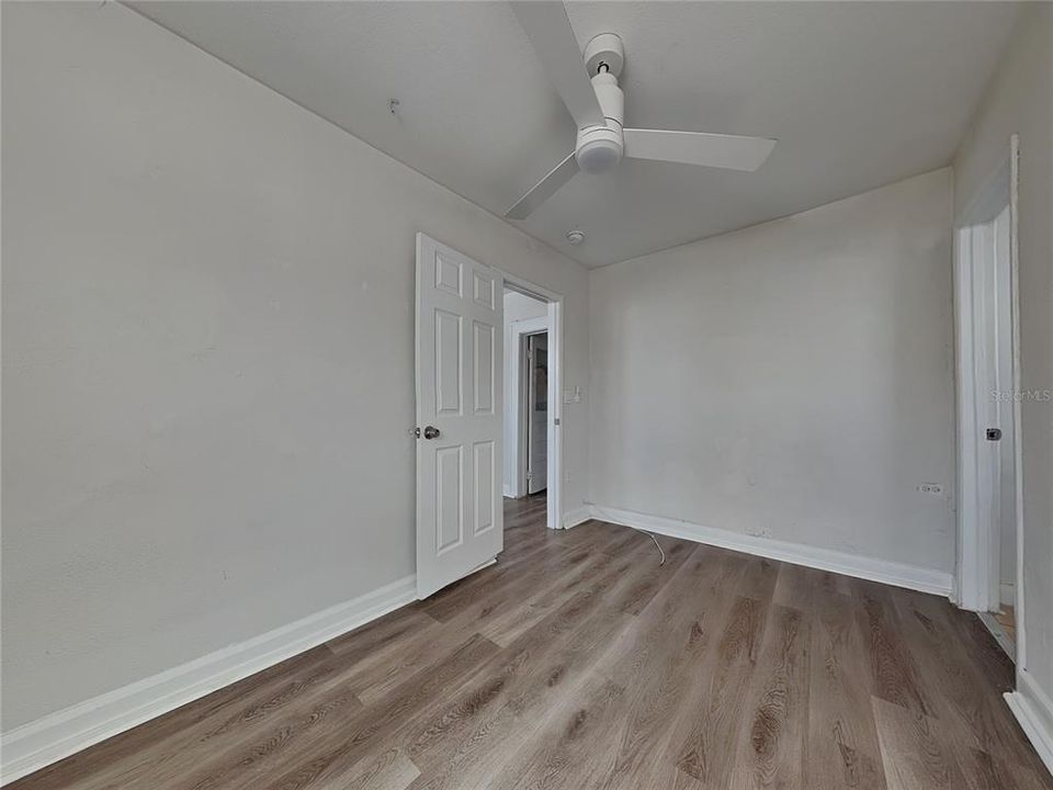 В аренду: $1,350 (2 спален, 1 ванн, 3285 Квадратных фут)