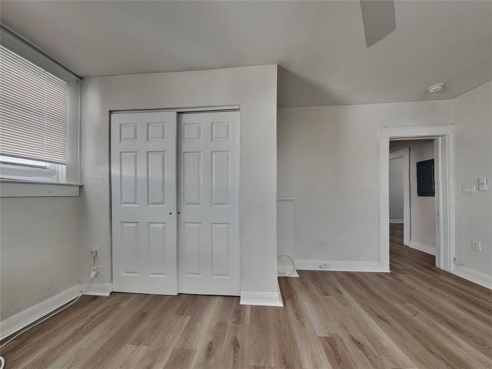 В аренду: $1,350 (2 спален, 1 ванн, 3285 Квадратных фут)