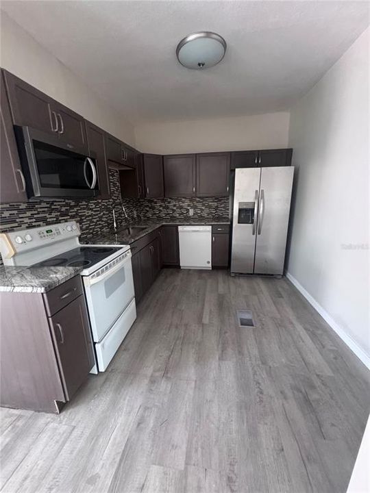 En Renta: $1,850 (2 camas, 2 baños, 700 Pies cuadrados)