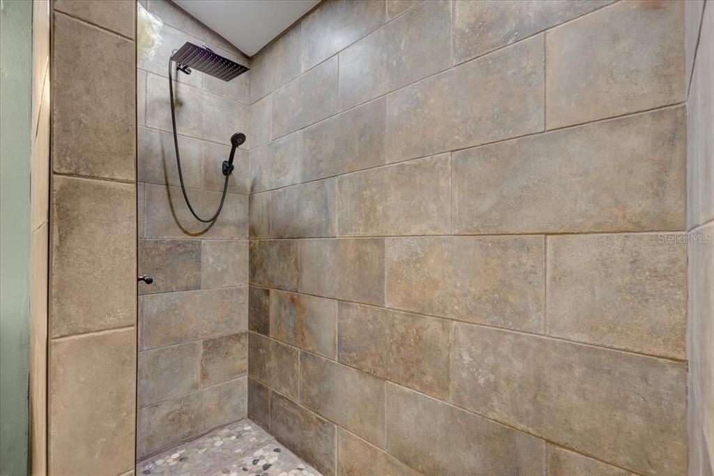 На продажу: $399,900 (3 спален, 2 ванн, 1682 Квадратных фут)