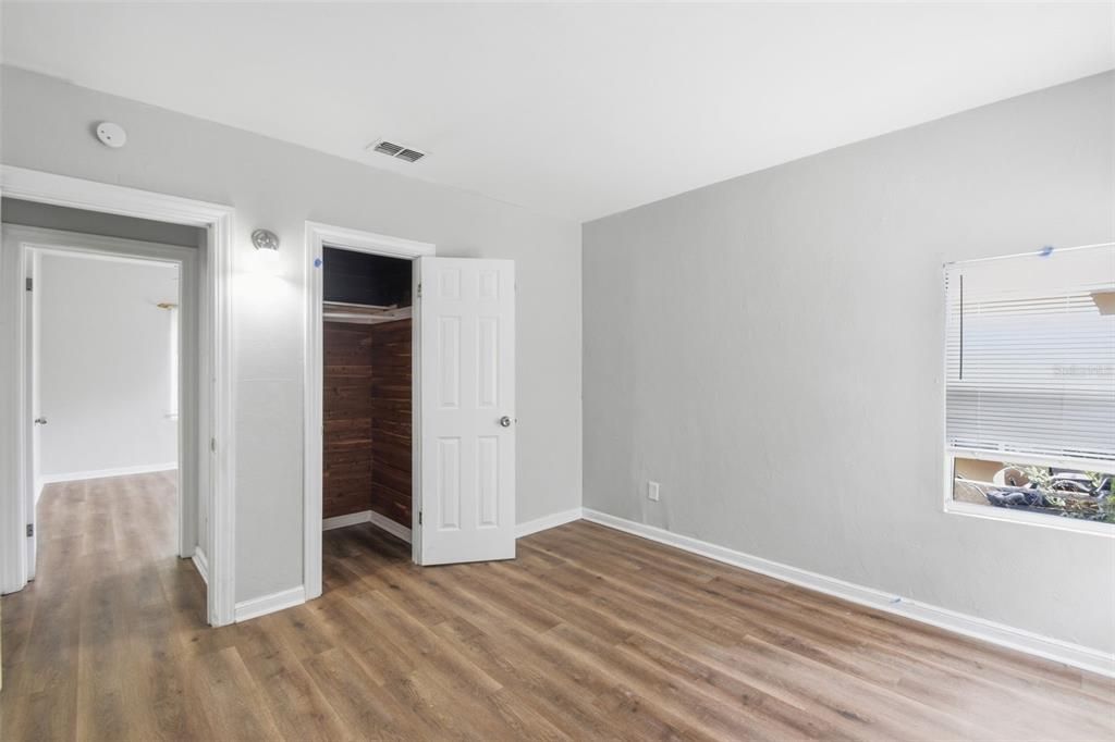 На продажу: $199,999 (2 спален, 1 ванн, 786 Квадратных фут)