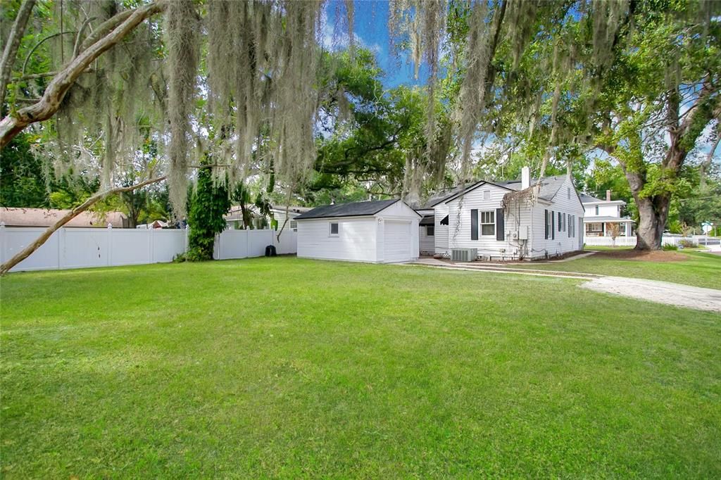 For Rent: $2,495 (3 beds, 2 baths, 1379 Square Feet)