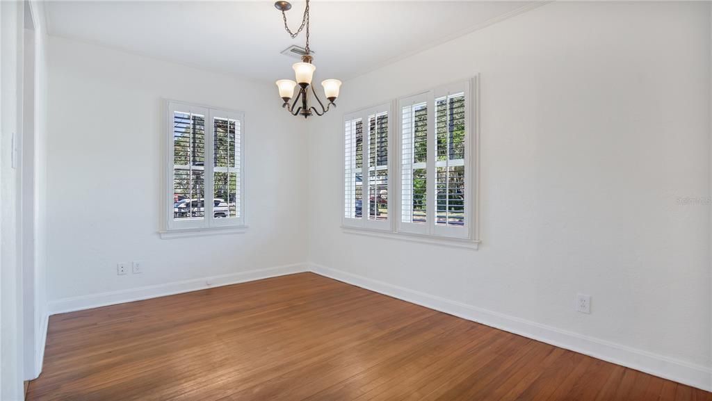 For Rent: $2,495 (3 beds, 2 baths, 1379 Square Feet)