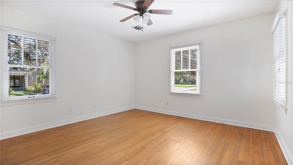 For Rent: $2,495 (3 beds, 2 baths, 1379 Square Feet)