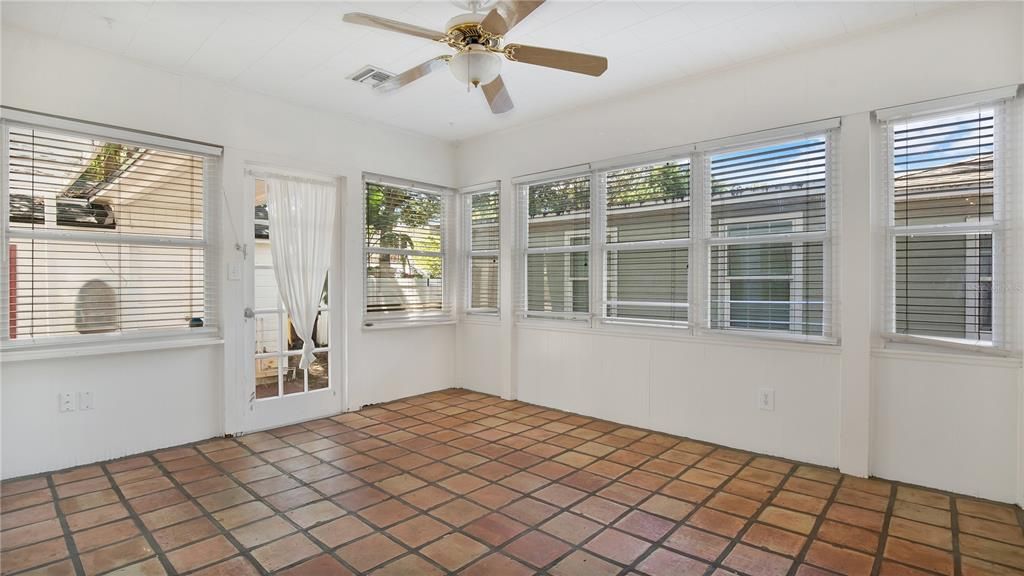 For Rent: $2,495 (3 beds, 2 baths, 1379 Square Feet)