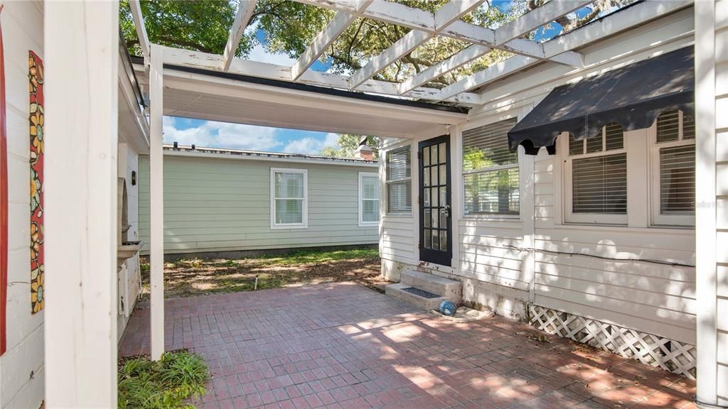 For Rent: $2,495 (3 beds, 2 baths, 1379 Square Feet)