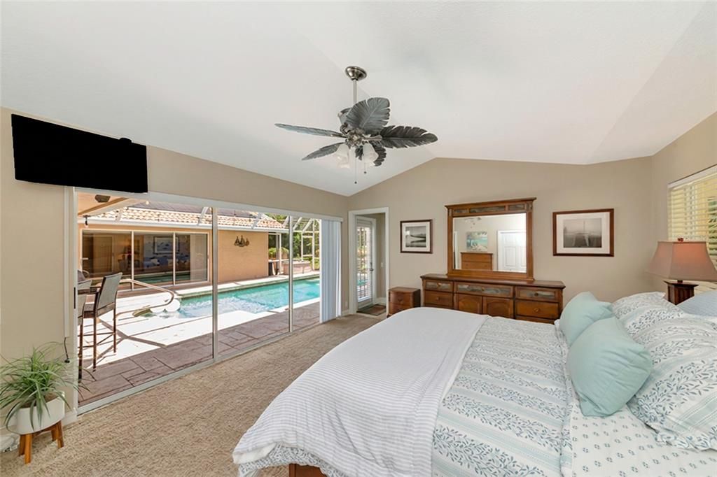 For Sale: $799,900 (3 beds, 2 baths, 2474 Square Feet)