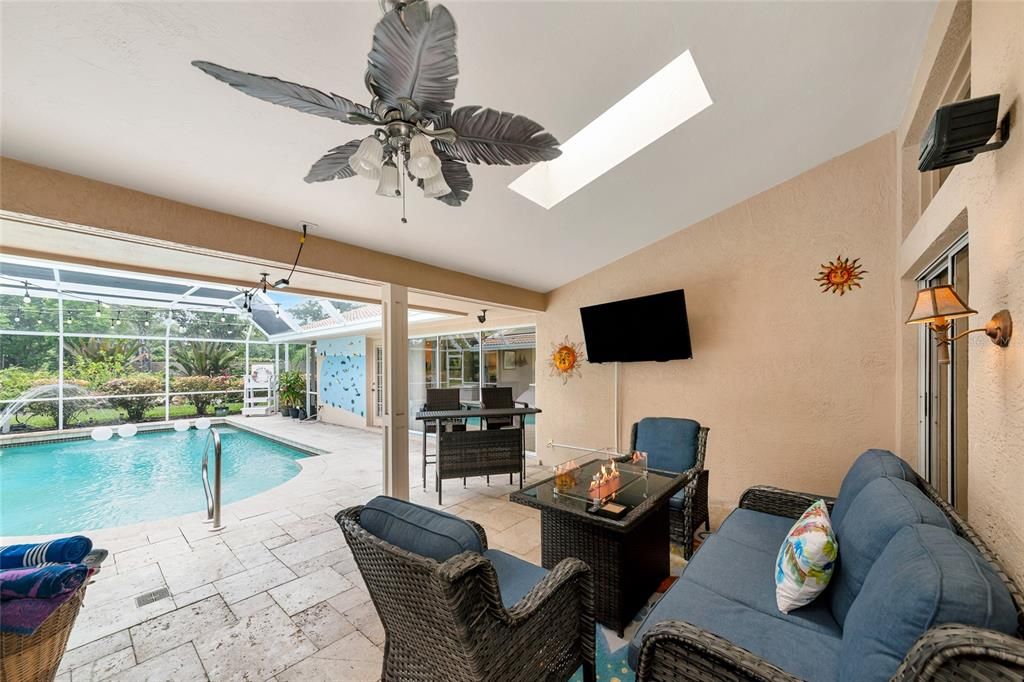 For Sale: $799,900 (3 beds, 2 baths, 2474 Square Feet)
