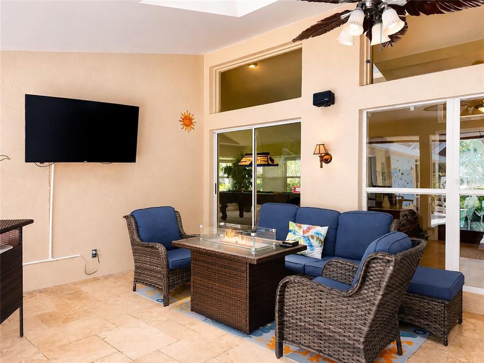 For Sale: $799,900 (3 beds, 2 baths, 2474 Square Feet)