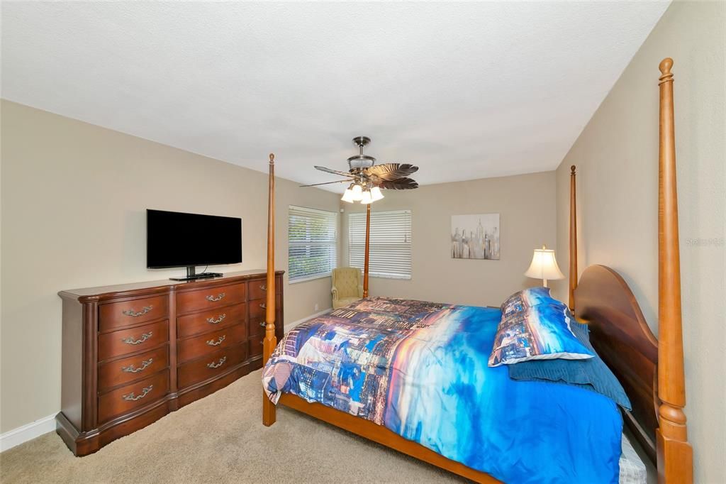For Sale: $799,900 (3 beds, 2 baths, 2474 Square Feet)