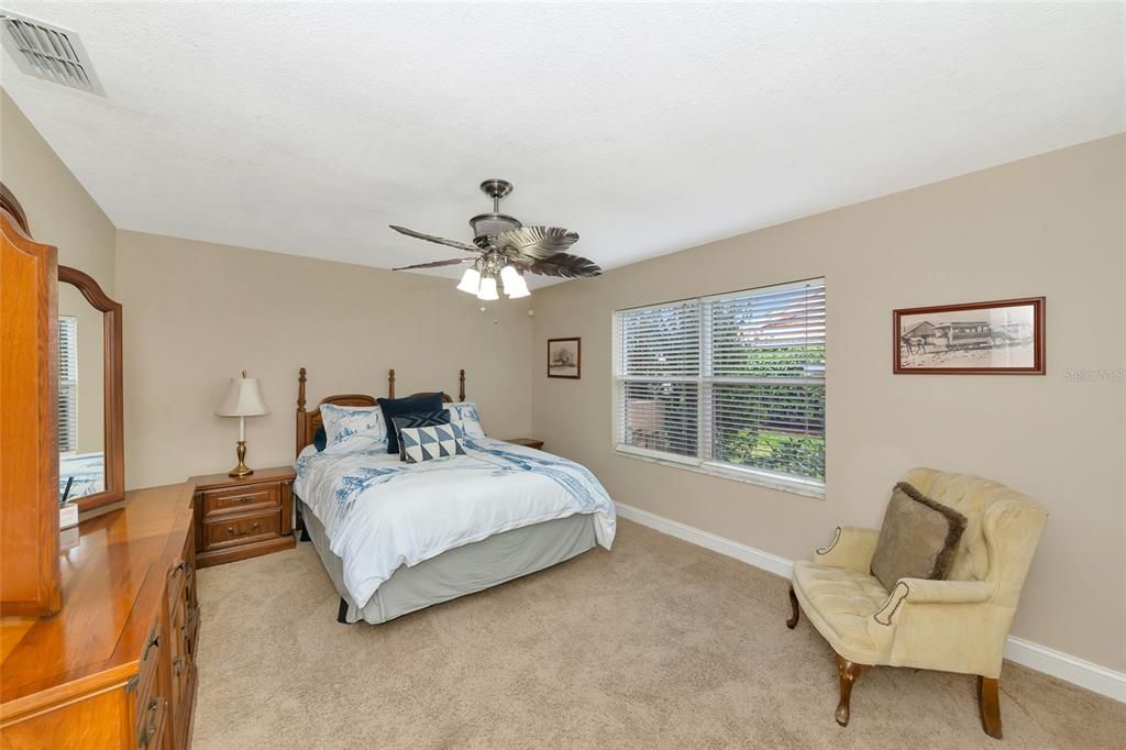 For Sale: $799,900 (3 beds, 2 baths, 2474 Square Feet)