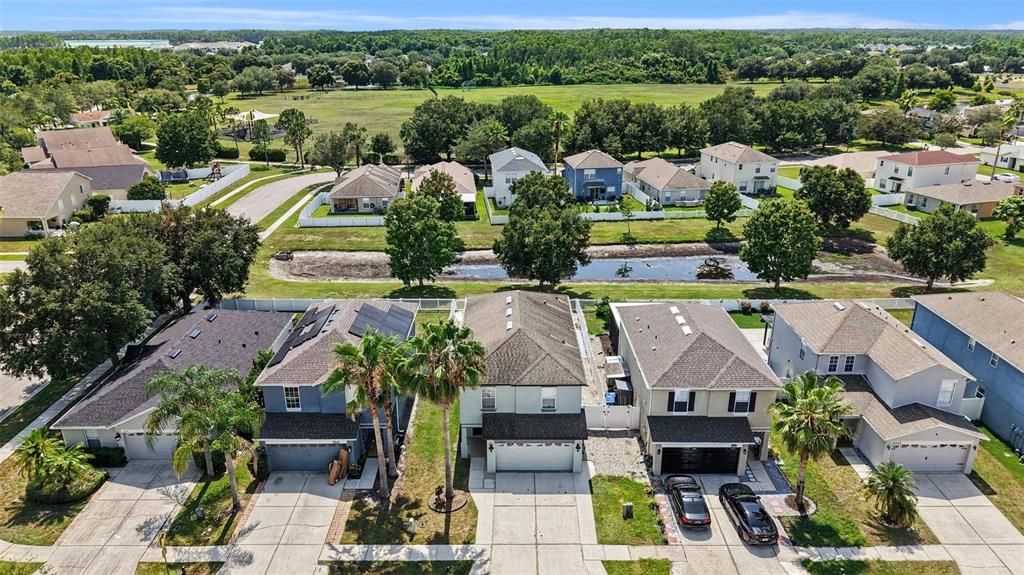 На продажу: $409,900 (4 спален, 2 ванн, 2055 Квадратных фут)