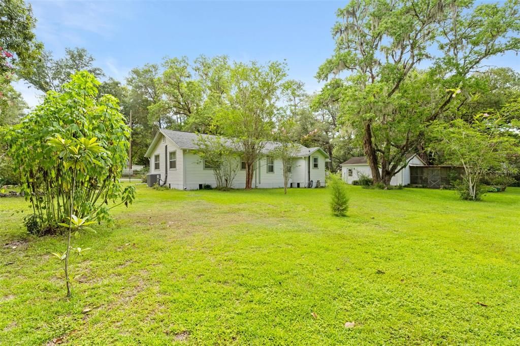 На продажу: $299,999 (4 спален, 2 ванн, 1326 Квадратных фут)